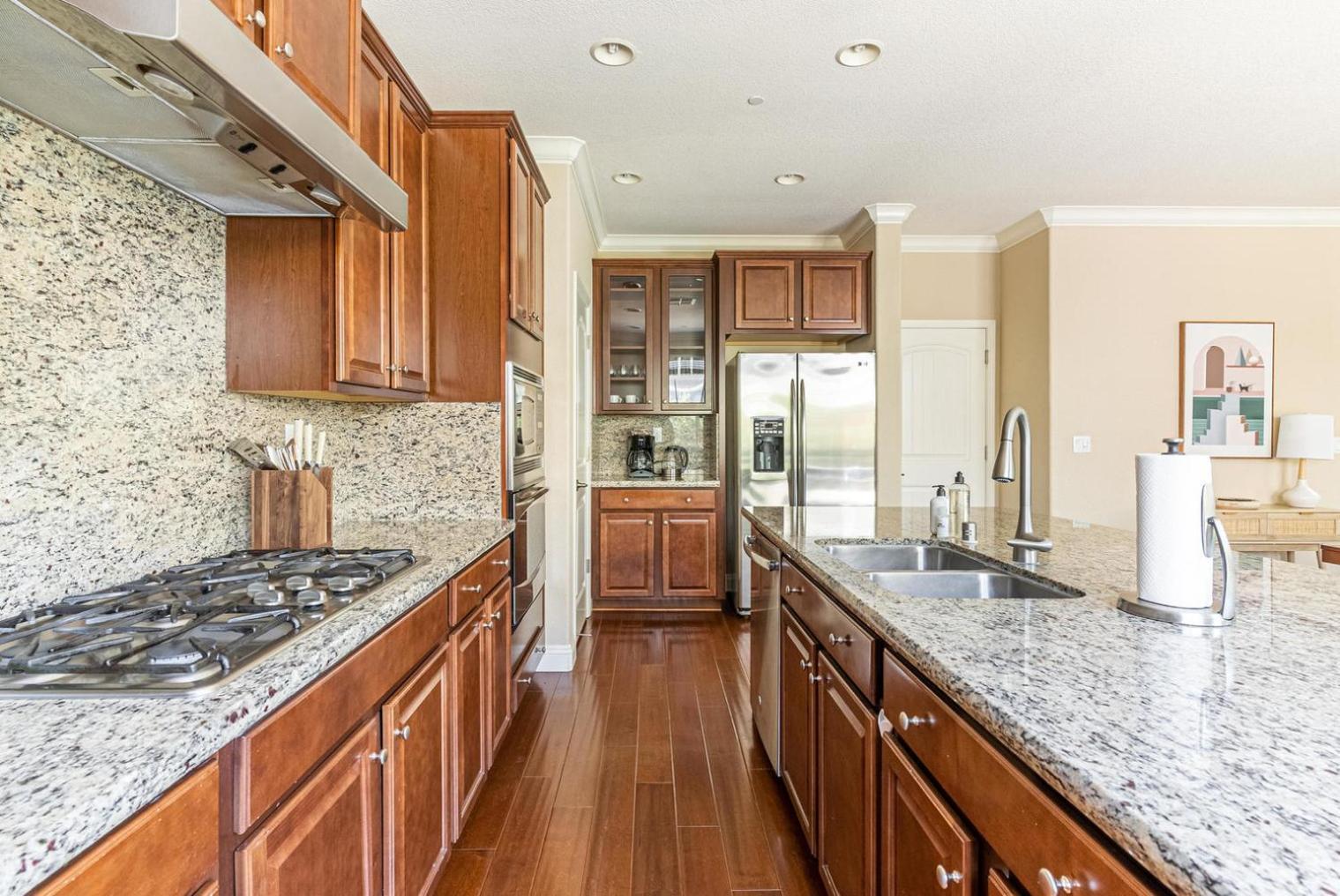 Apartment 5br W Backyard Groceries Playground Sfo-1565